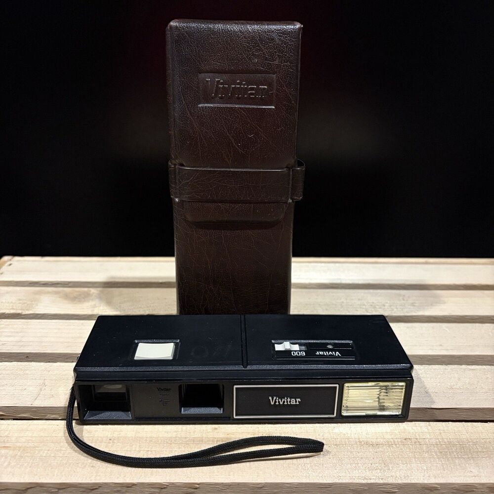 Vivitar 600 110 Film Pocket Camera Built-In Flash Case Vintage Works